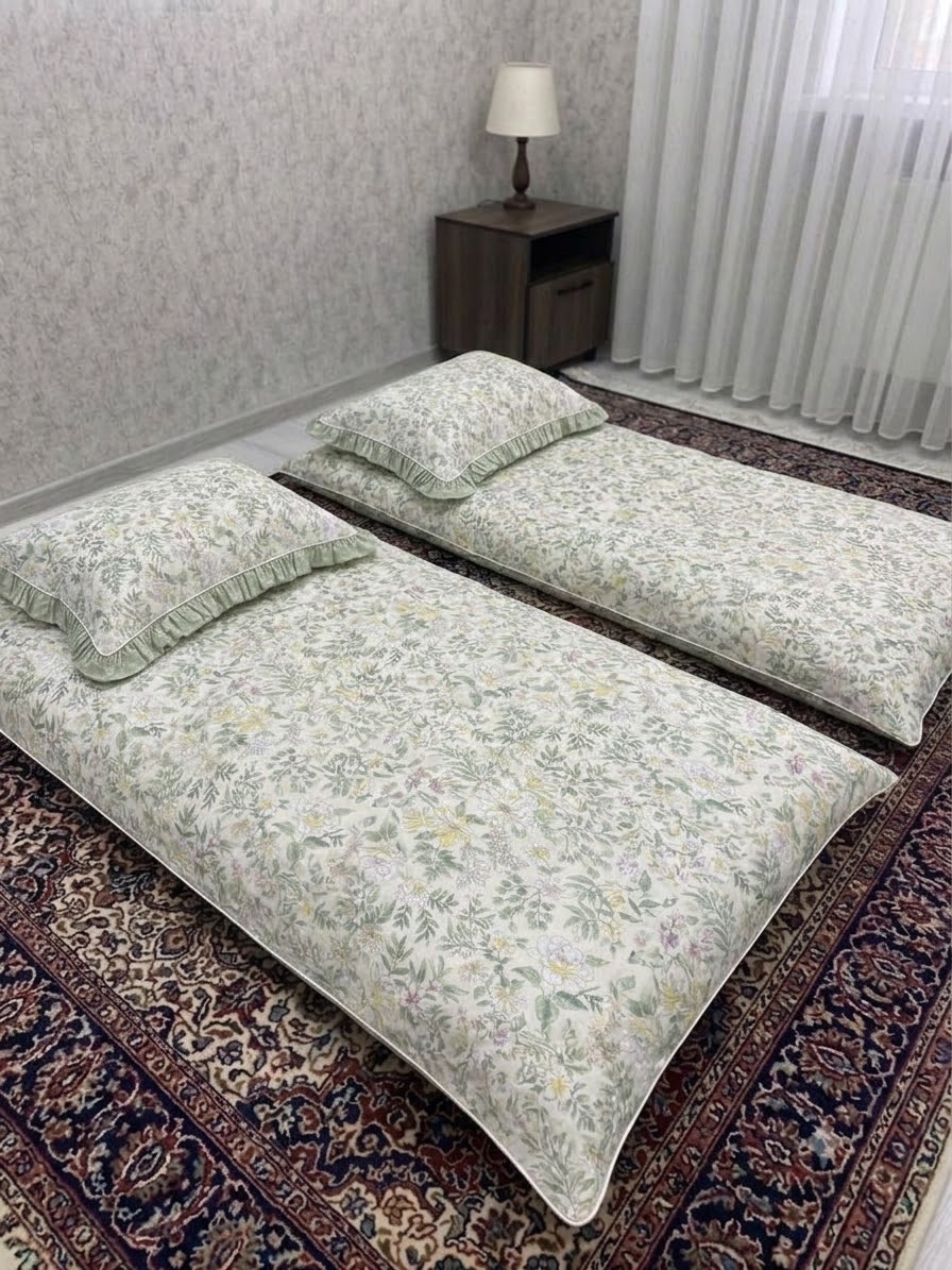 کاور تشک زیپدار دو رو به همراه ۲عدد روبالشی چین دار طرح نازی🌿
